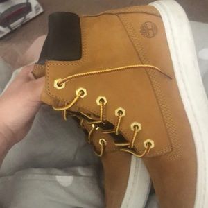 Timberlands women wheat boots